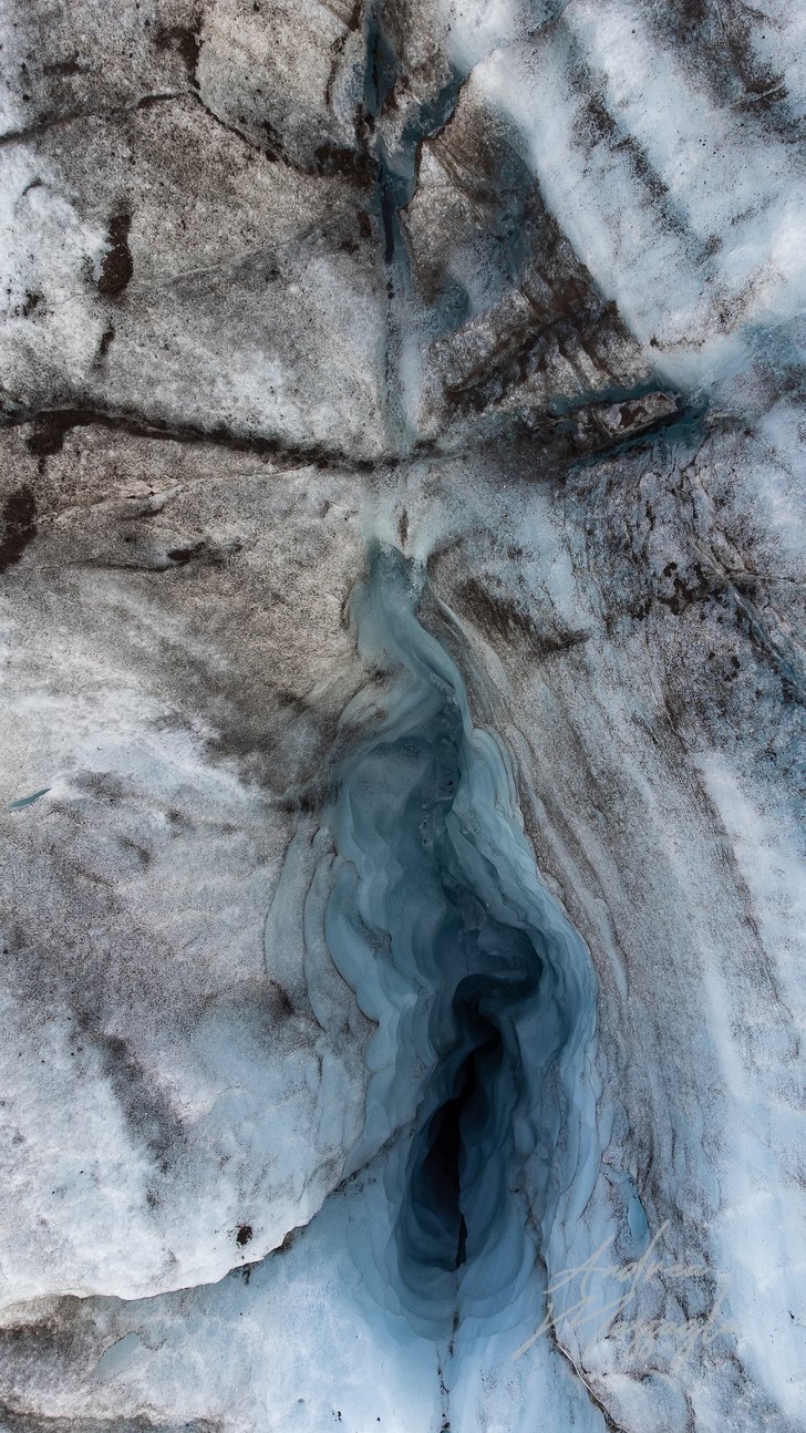 L'INGRESSO NEL GHIACCIAIO; blue cave Cioni glacier grotta ice Iceland mulino