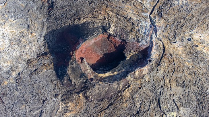 IL CRATERE DORMIENTE; 2021 Cioni CRATER cratere drone eruption eruzione Iceland Islanda lava volcano vulcano