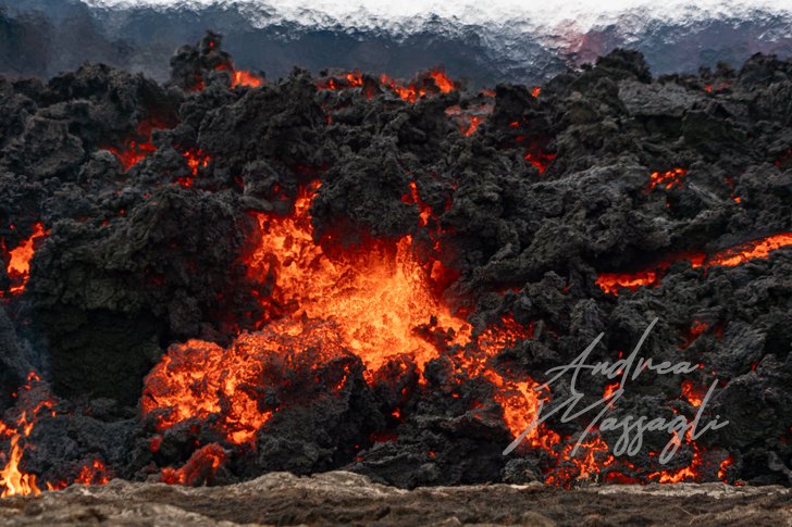 DENTRO LA LAVA; Cioni eruption eruzione Iceland Islanda LAVA magma volcano vulcano